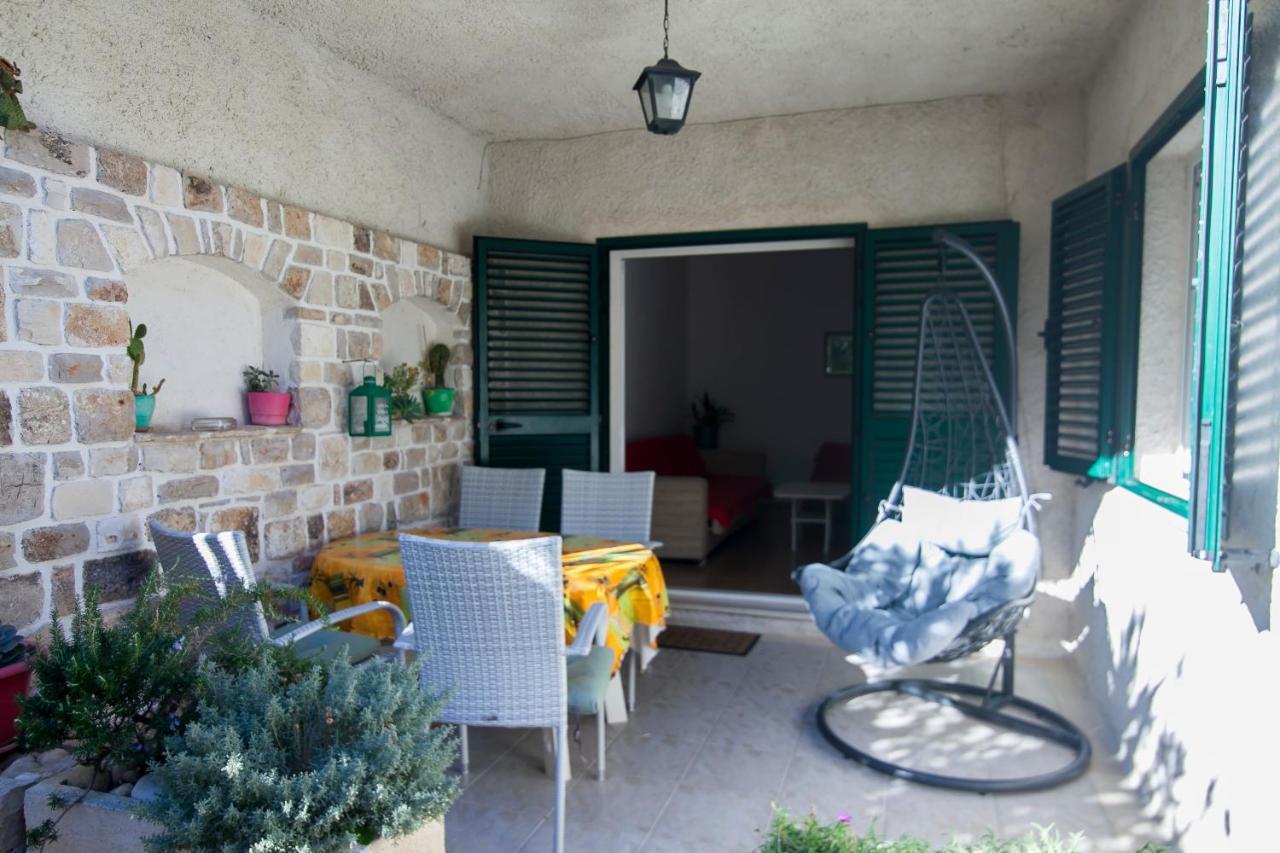 Apartments Radic Bol Exterior photo
