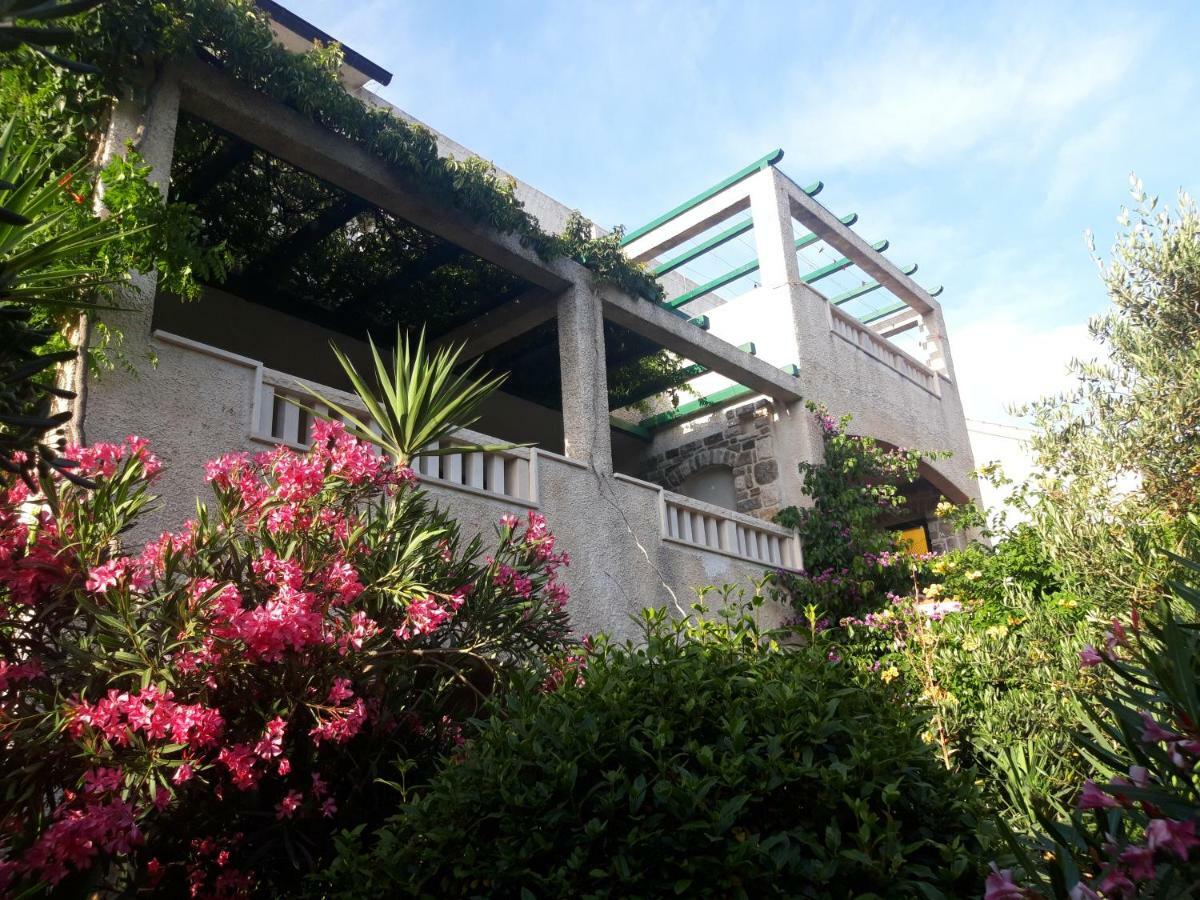 Apartments Radic Bol Exterior photo