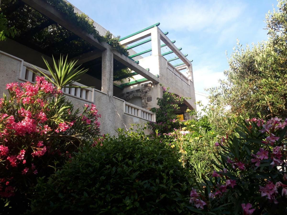 Apartments Radic Bol Exterior photo